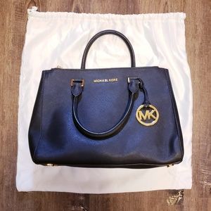 MICHAEL KORS SUTTON MEDIUM SATCHEL HANDBAG BLACK